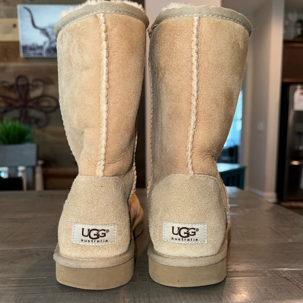 UGG mid calf Tan Boots - Excellent Condition